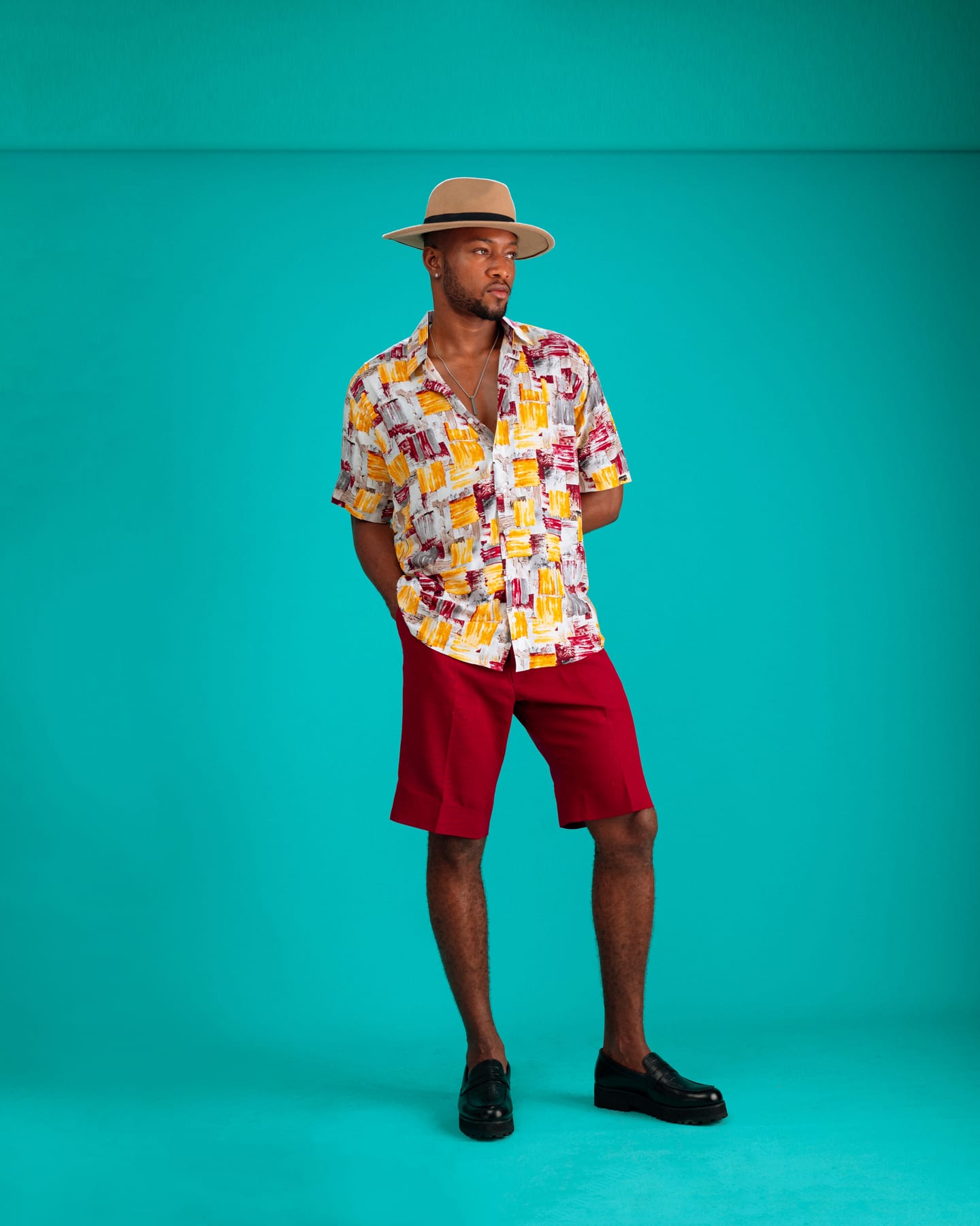 Havana Set with brushstroke print shirt and red trousers (frame 3 of 6)