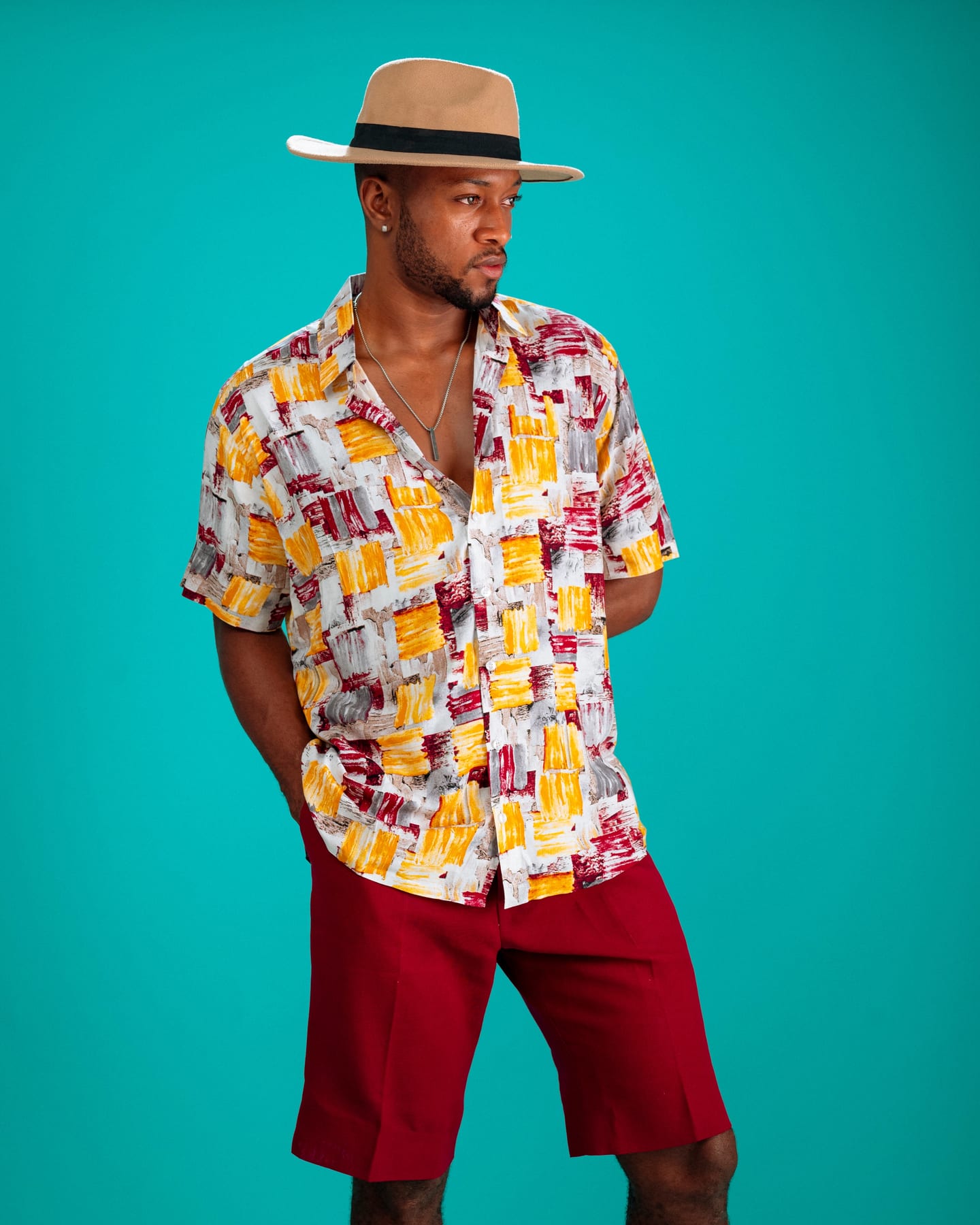 Havana Set with brushstroke print shirt and red trousers (frame 4 of 6)